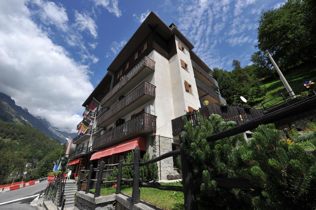 Hotel Etoile De Neige فالتورنيتش المظهر الخارجي الصورة